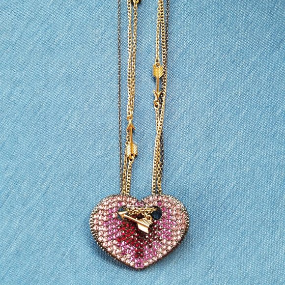 HTF Betsey Johnson HEARTS & ARROWS Pink / Red Pavé Heart Pendant Necklace - NWOT - Picture 4 of 8
